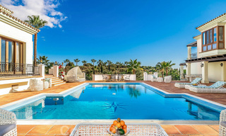 Vente d'une propriété majestueuse et royale avec des logements pour invités et une intimité totale, entourée de terrains de golf à Benahavis - Marbella 39001 