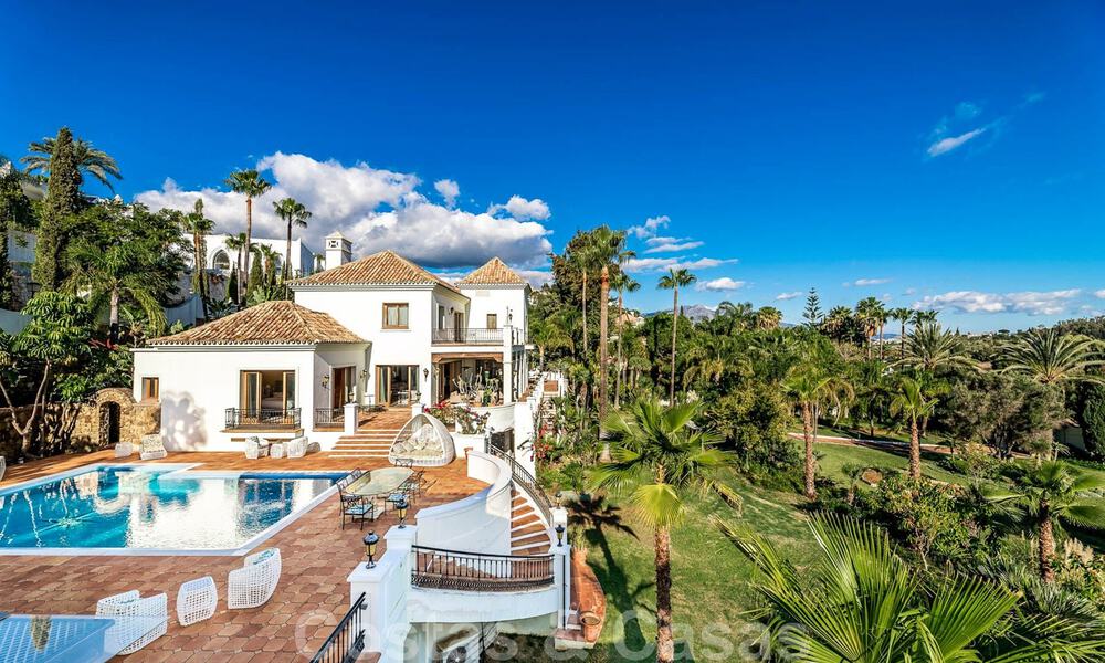 Vente d'une propriété majestueuse et royale avec des logements pour invités et une intimité totale, entourée de terrains de golf à Benahavis - Marbella 39005