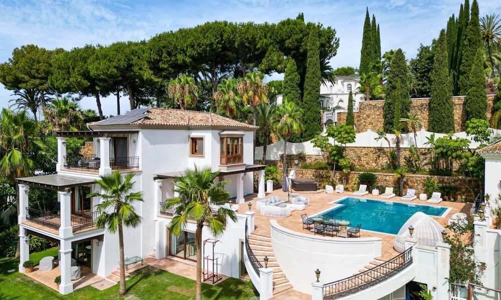 Vente d'une propriété majestueuse et royale avec des logements pour invités et une intimité totale, entourée de terrains de golf à Benahavis - Marbella 55926