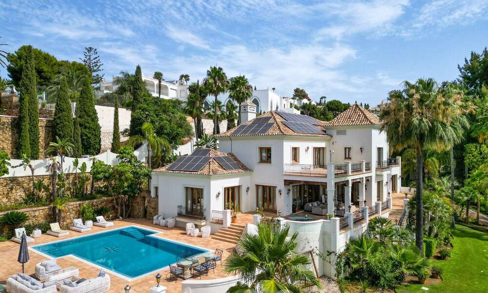 Vente d'une propriété majestueuse et royale avec des logements pour invités et une intimité totale, entourée de terrains de golf à Benahavis - Marbella 55927
