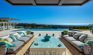 Prestigieuse villa méditerranéenne contemporaine à vendre, en première ligne du golf dans une resort de cinq étoiles à Benahavis - Marbella 39017 