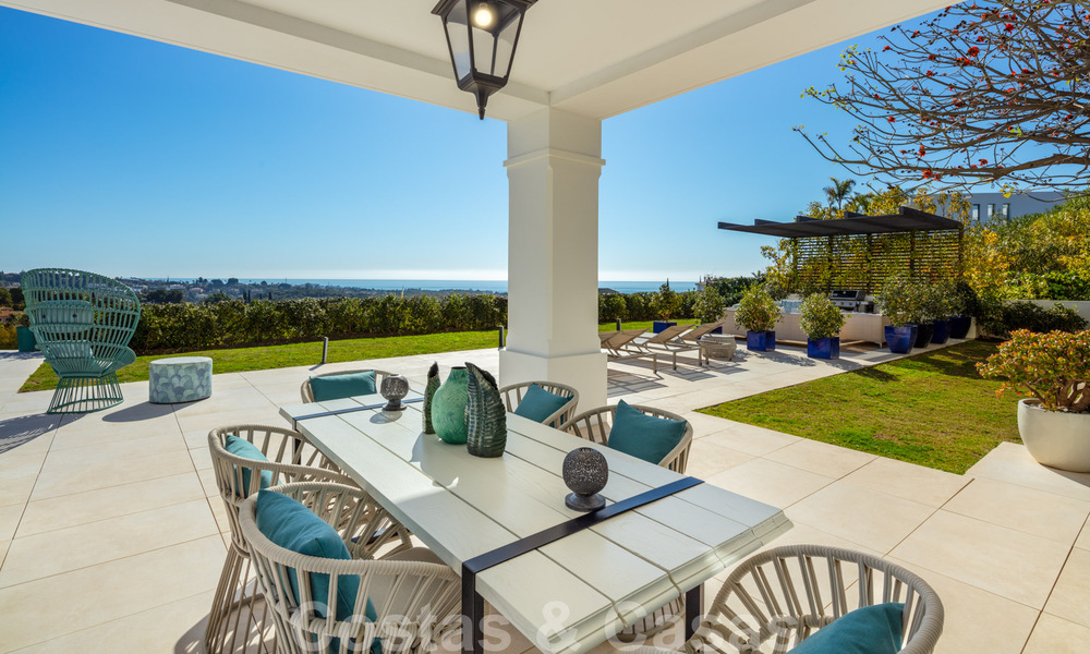 Prestigieuse villa méditerranéenne contemporaine à vendre, en première ligne du golf dans une resort de cinq étoiles à Benahavis - Marbella 39021