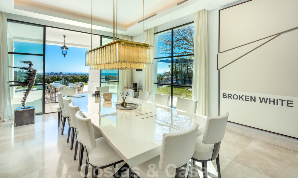 Prestigieuse villa méditerranéenne contemporaine à vendre, en première ligne du golf dans une resort de cinq étoiles à Benahavis - Marbella 39023