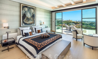 Prestigieuse villa méditerranéenne contemporaine à vendre, en première ligne du golf dans une resort de cinq étoiles à Benahavis - Marbella 39027 