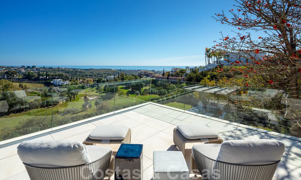 Prestigieuse villa méditerranéenne contemporaine à vendre, en première ligne du golf dans une resort de cinq étoiles à Benahavis - Marbella 39028