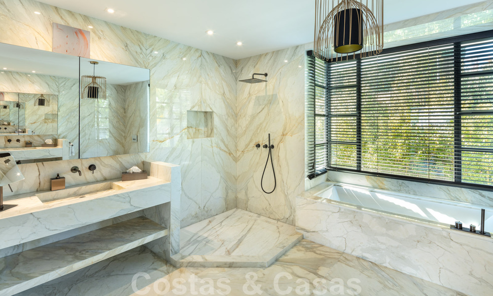 Prestigieuse villa méditerranéenne contemporaine à vendre, en première ligne du golf dans une resort de cinq étoiles à Benahavis - Marbella 39033