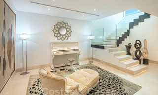 Prestigieuse villa méditerranéenne contemporaine à vendre, en première ligne du golf dans une resort de cinq étoiles à Benahavis - Marbella 39036 