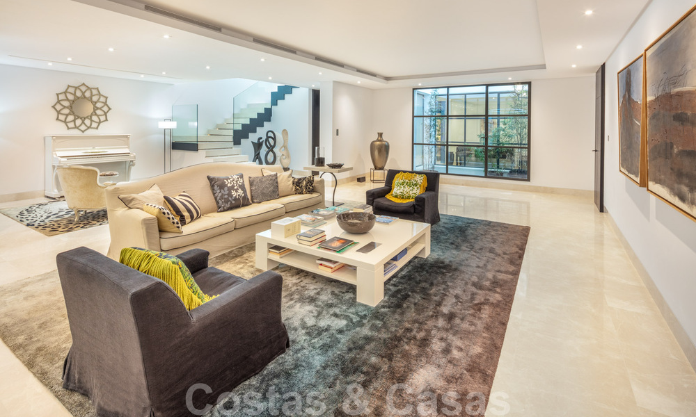 Prestigieuse villa méditerranéenne contemporaine à vendre, en première ligne du golf dans une resort de cinq étoiles à Benahavis - Marbella 39037