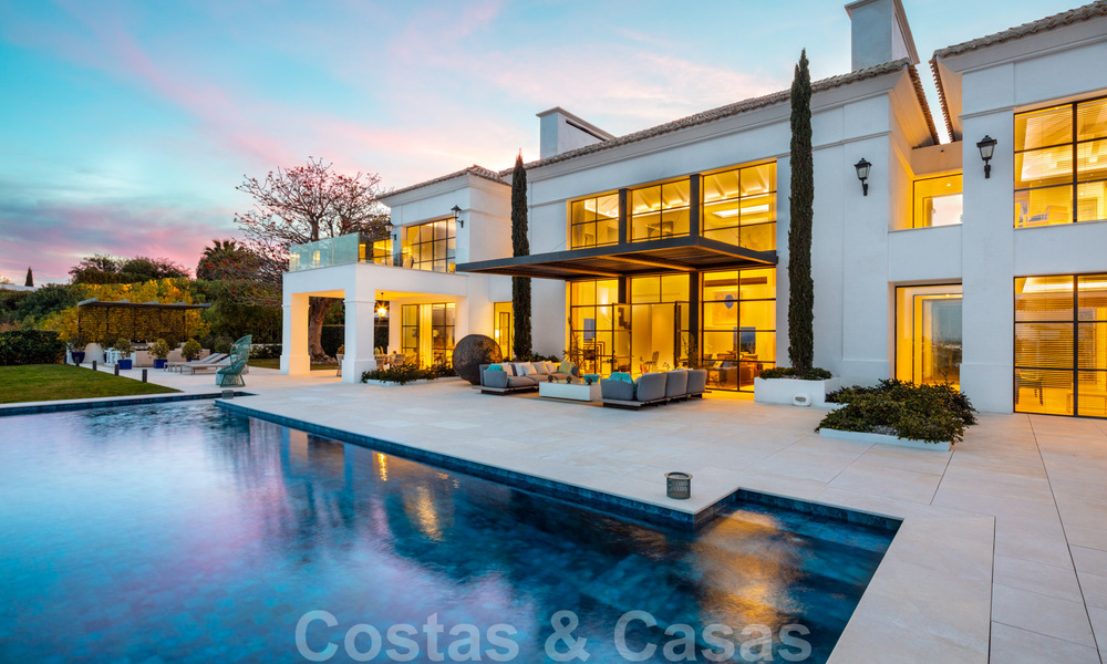 Prestigieuse villa méditerranéenne contemporaine à vendre, en première ligne du golf dans une resort de cinq étoiles à Benahavis - Marbella 39042