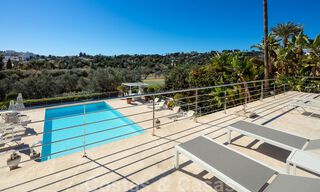 Villa de luxe contemporaine, très bien située, à vendre dans un quartier résidentiel sécurisé, au bord du golf de Las Brisas, à Nueva Andalucia, Marbella 39053 
