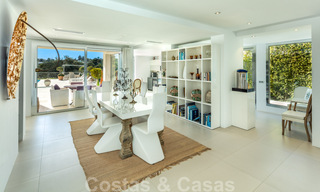 Villa de luxe contemporaine, très bien située, à vendre dans un quartier résidentiel sécurisé, au bord du golf de Las Brisas, à Nueva Andalucia, Marbella 39057 