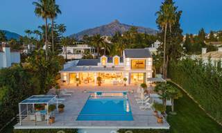 Villa de luxe contemporaine, très bien située, à vendre dans un quartier résidentiel sécurisé, au bord du golf de Las Brisas, à Nueva Andalucia, Marbella 39065 