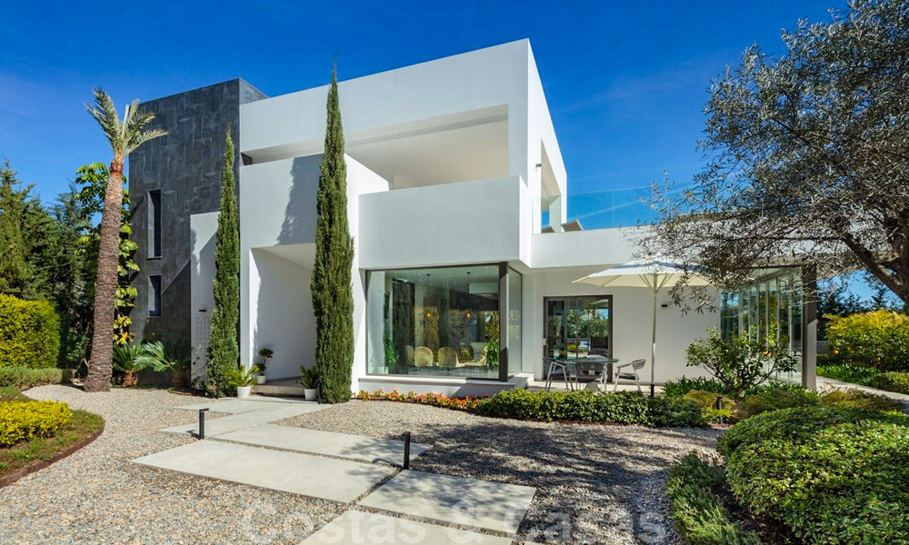 Villa contemporaine et moderne à vendre à Nueva Andalucia, Marbella 39090