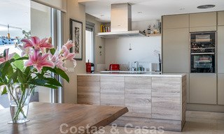 Penthouse contemporain à vendre avec vue panoramique sur la vallée et la mer, dans le quartier exclusif de Benahavis - Marbella 39115 