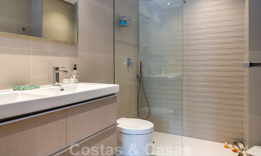 Penthouse contemporain à vendre avec vue panoramique sur la vallée et la mer, dans le quartier exclusif de Benahavis - Marbella 39118