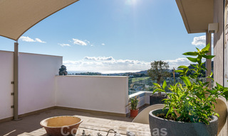Penthouse contemporain à vendre avec vue panoramique sur la vallée et la mer, dans le quartier exclusif de Benahavis - Marbella 39123 