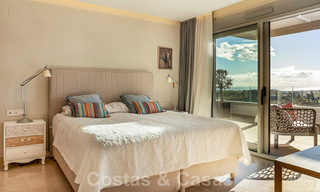 Penthouse contemporain à vendre avec vue panoramique sur la vallée et la mer, dans le quartier exclusif de Benahavis - Marbella 39127 