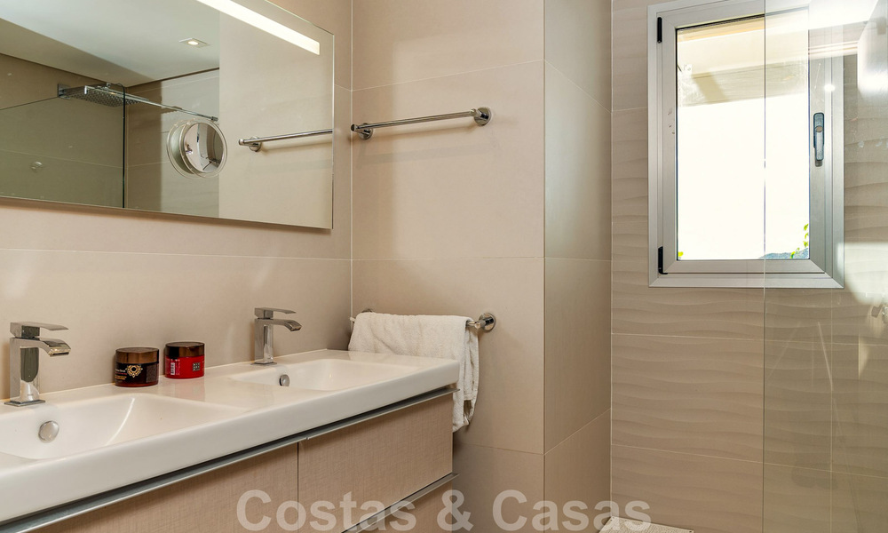 Penthouse contemporain à vendre avec vue panoramique sur la vallée et la mer, dans le quartier exclusif de Benahavis - Marbella 39129