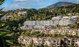 Penthouse contemporain à vendre avec vue panoramique sur la vallée et la mer, dans le quartier exclusif de Benahavis - Marbella 39135 