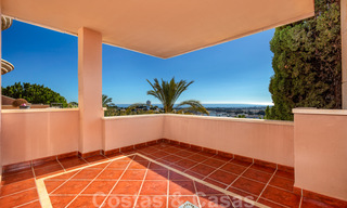 Vente d'un appartement spacieux avec vue panoramique sur la mer dans un resort de golf à Nueva Andalucia, Marbella 39146 