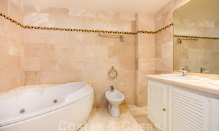 Vente d'un appartement spacieux avec vue panoramique sur la mer dans un resort de golf à Nueva Andalucia, Marbella 39150 