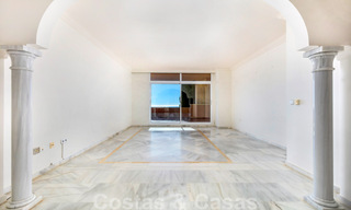 Vente d'un appartement spacieux avec vue panoramique sur la mer dans un resort de golf à Nueva Andalucia, Marbella 39155 
