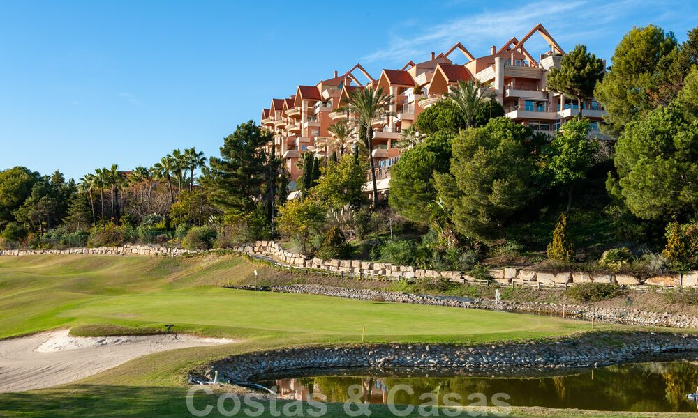 Vente d'un appartement spacieux avec vue panoramique sur la mer dans un resort de golf à Nueva Andalucia, Marbella 39669