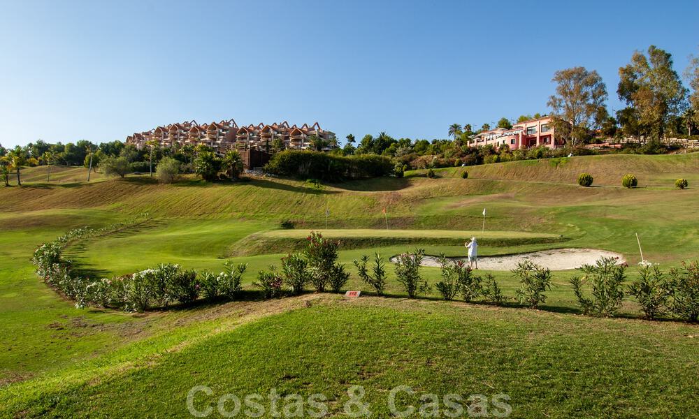 Vente d'un appartement spacieux avec vue panoramique sur la mer dans un resort de golf à Nueva Andalucia, Marbella 39674