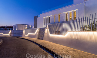 Villa de luxe ultramoderne à couper le souffle, à vendre avec vue panoramique sur la mer à Nueva Andalucia, Marbella, à distance de marche de Puerto Banus 39192 