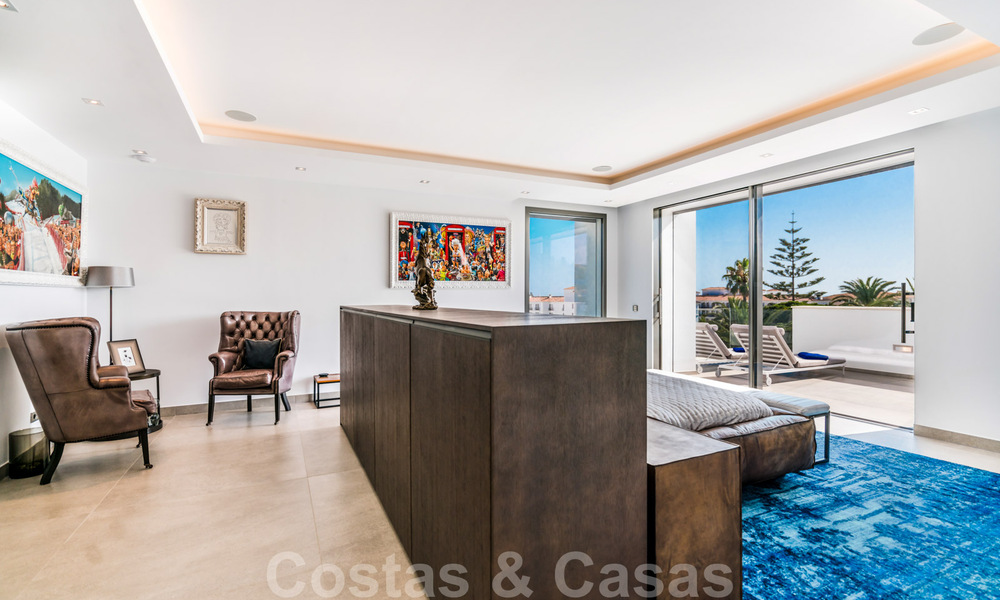 Villa de luxe ultramoderne à couper le souffle, à vendre avec vue panoramique sur la mer à Nueva Andalucia, Marbella, à distance de marche de Puerto Banus 39195