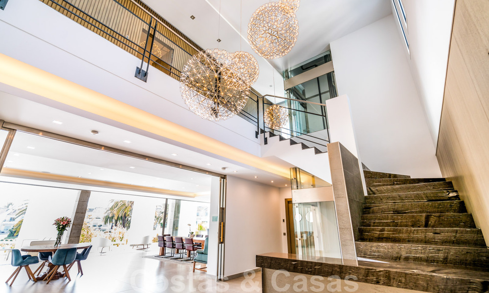 Villa de luxe ultramoderne à couper le souffle, à vendre avec vue panoramique sur la mer à Nueva Andalucia, Marbella, à distance de marche de Puerto Banus 39207