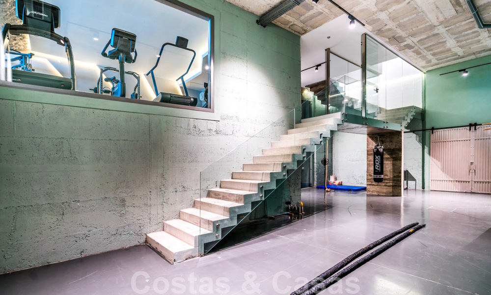 Villa de luxe ultramoderne à couper le souffle, à vendre avec vue panoramique sur la mer à Nueva Andalucia, Marbella, à distance de marche de Puerto Banus 39217