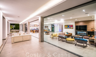 Villa de luxe ultramoderne à couper le souffle, à vendre avec vue panoramique sur la mer à Nueva Andalucia, Marbella, à distance de marche de Puerto Banus 39226 