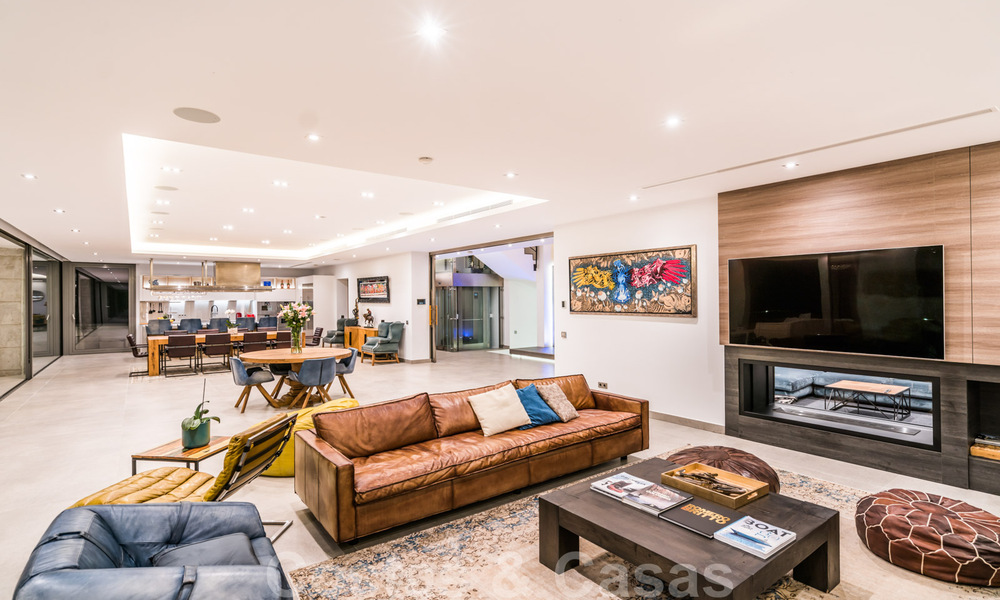Villa de luxe ultramoderne à couper le souffle, à vendre avec vue panoramique sur la mer à Nueva Andalucia, Marbella, à distance de marche de Puerto Banus 39227