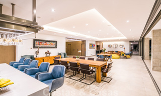 Villa de luxe ultramoderne à couper le souffle, à vendre avec vue panoramique sur la mer à Nueva Andalucia, Marbella, à distance de marche de Puerto Banus 39228 