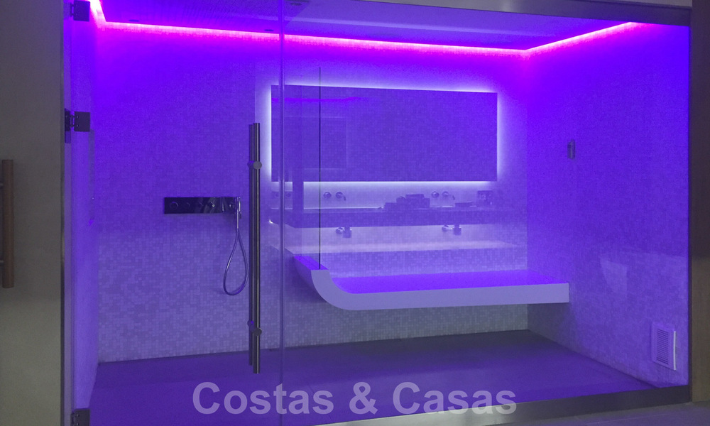 Villa de luxe ultramoderne à couper le souffle, à vendre avec vue panoramique sur la mer à Nueva Andalucia, Marbella, à distance de marche de Puerto Banus 39237