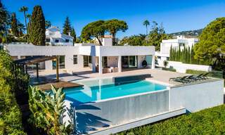 Villa contemporaine de luxe à vendre, en première ligne du resort de golf Las Brisas, avec vue imprenable à Nueva Andalucia, Marbella 39238 