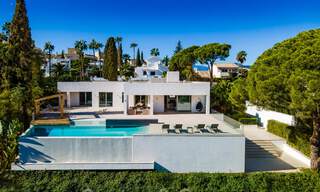 Villa contemporaine de luxe à vendre, en première ligne du resort de golf Las Brisas, avec vue imprenable à Nueva Andalucia, Marbella 39239 