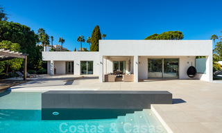 Villa contemporaine de luxe à vendre, en première ligne du resort de golf Las Brisas, avec vue imprenable à Nueva Andalucia, Marbella 39243 