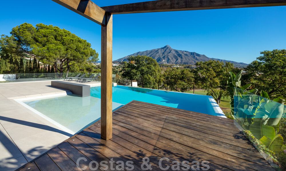 Villa contemporaine de luxe à vendre, en première ligne du resort de golf Las Brisas, avec vue imprenable à Nueva Andalucia, Marbella 39244