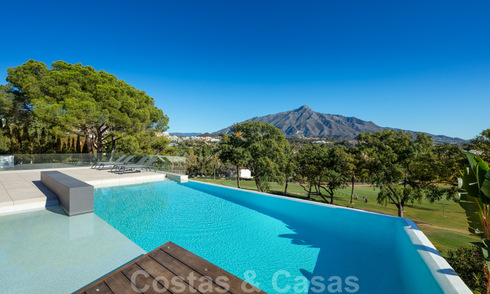 Villa contemporaine de luxe à vendre, en première ligne du resort de golf Las Brisas, avec vue imprenable à Nueva Andalucia, Marbella 39245