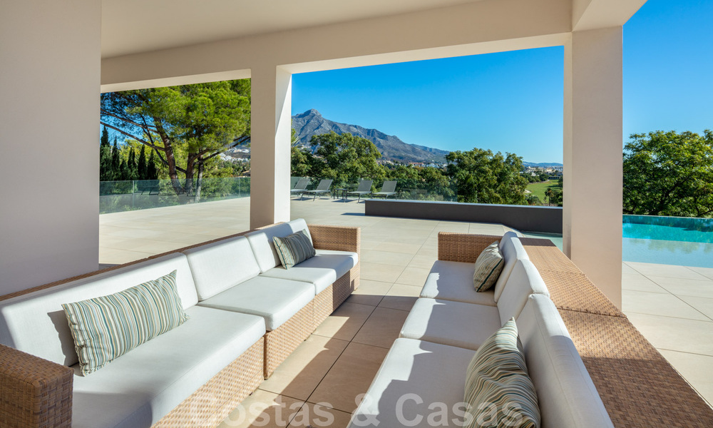Villa contemporaine de luxe à vendre, en première ligne du resort de golf Las Brisas, avec vue imprenable à Nueva Andalucia, Marbella 39247