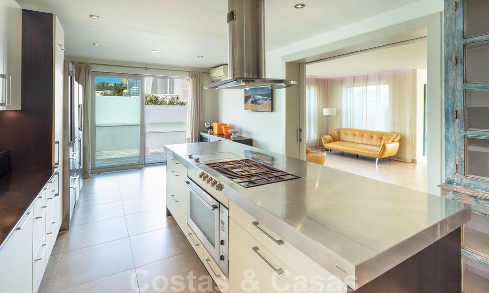 Villa contemporaine de luxe à vendre, en première ligne du resort de golf Las Brisas, avec vue imprenable à Nueva Andalucia, Marbella 39252