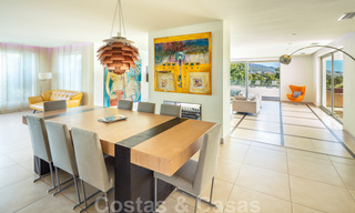 Villa contemporaine de luxe à vendre, en première ligne du resort de golf Las Brisas, avec vue imprenable à Nueva Andalucia, Marbella 39253 