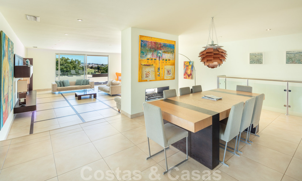 Villa contemporaine de luxe à vendre, en première ligne du resort de golf Las Brisas, avec vue imprenable à Nueva Andalucia, Marbella 39254
