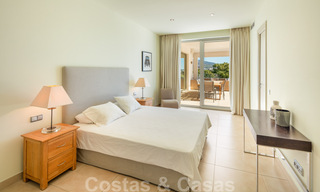 Villa contemporaine de luxe à vendre, en première ligne du resort de golf Las Brisas, avec vue imprenable à Nueva Andalucia, Marbella 39255 