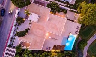 Villa contemporaine de luxe à vendre, en première ligne du resort de golf Las Brisas, avec vue imprenable à Nueva Andalucia, Marbella 39266 