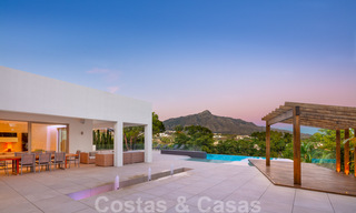 Villa contemporaine de luxe à vendre, en première ligne du resort de golf Las Brisas, avec vue imprenable à Nueva Andalucia, Marbella 39268 