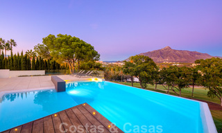Villa contemporaine de luxe à vendre, en première ligne du resort de golf Las Brisas, avec vue imprenable à Nueva Andalucia, Marbella 39270 