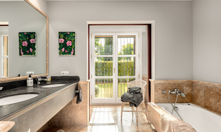 Villa de luxe de style méditerranéen à vendre avec vue sur la mer dans un complexe de golf cinq étoiles à Benahavis - Marbella 39283 